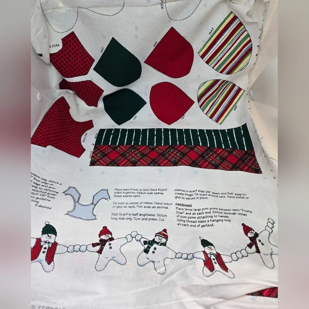 NOS Daisy Kingdom Frosty Star Garland Pattern Fabric Holiday Christmas